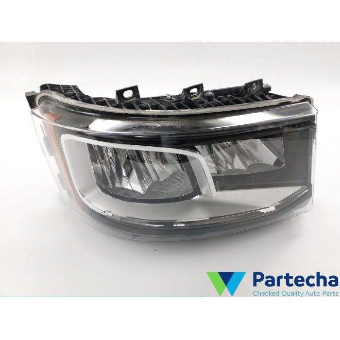 Headlight (10R-058230)