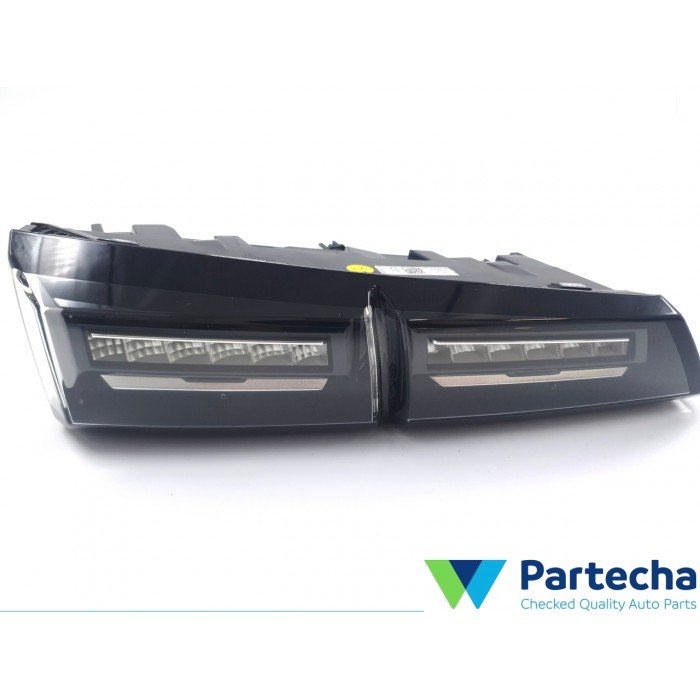 PEUGEOT 308 III Rear light (9835300680-00)