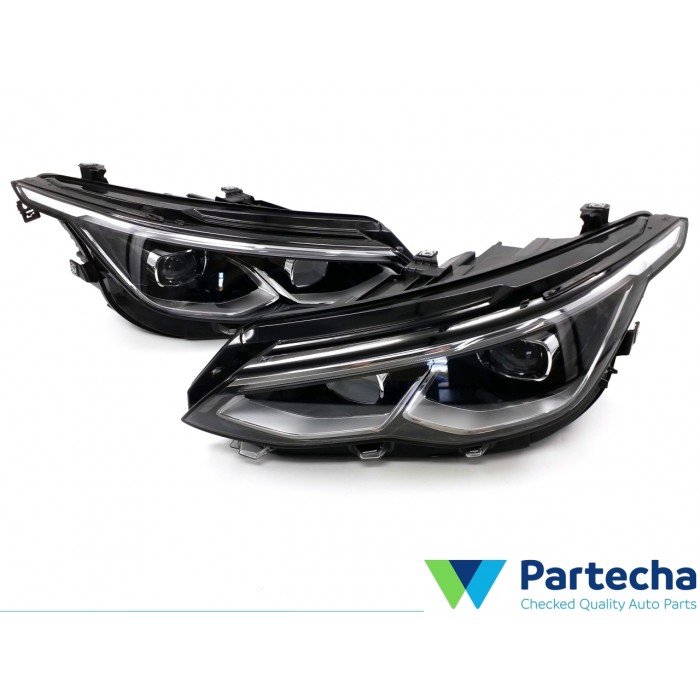 VW Golf VIII Headlight set (5HG941005)