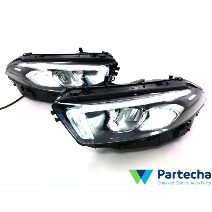 MERCEDES-BENZ A-CLASS (W177) Headlight set (A1779063805)