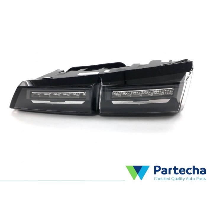 PEUGEOT 308 III Rear light (9835300580-00)