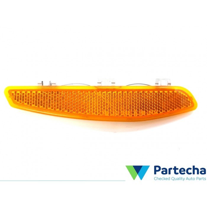 BMW 5 Series (E60) Front Bumper Reflector (7839090)